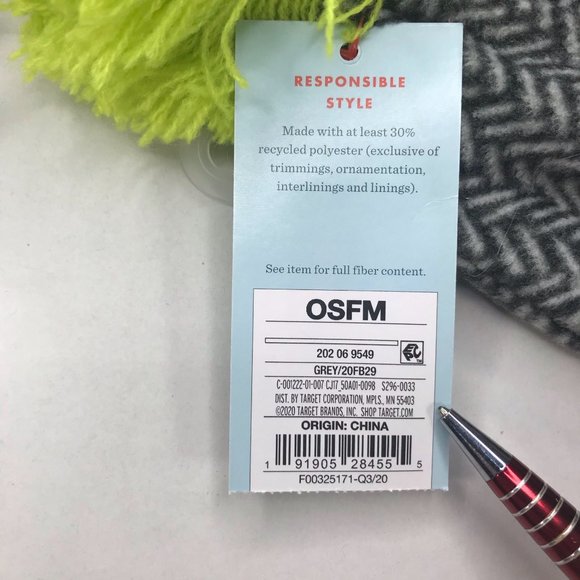 Cat and Jack Girl's Gloves and Hat Zig Zag Gray Green Pom New - Picture 9 of 14